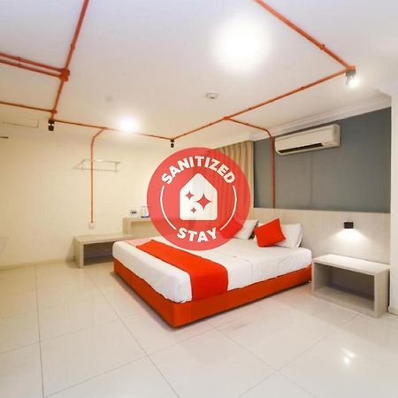 Oyo 727 Hotel Rafflesia Кота-Кинабалу Экстерьер фото