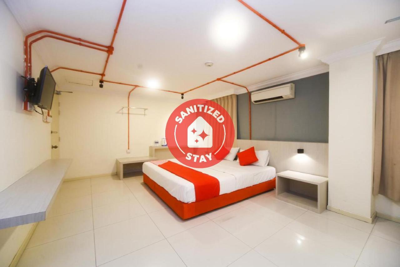 Oyo 727 Hotel Rafflesia Кота-Кинабалу Экстерьер фото