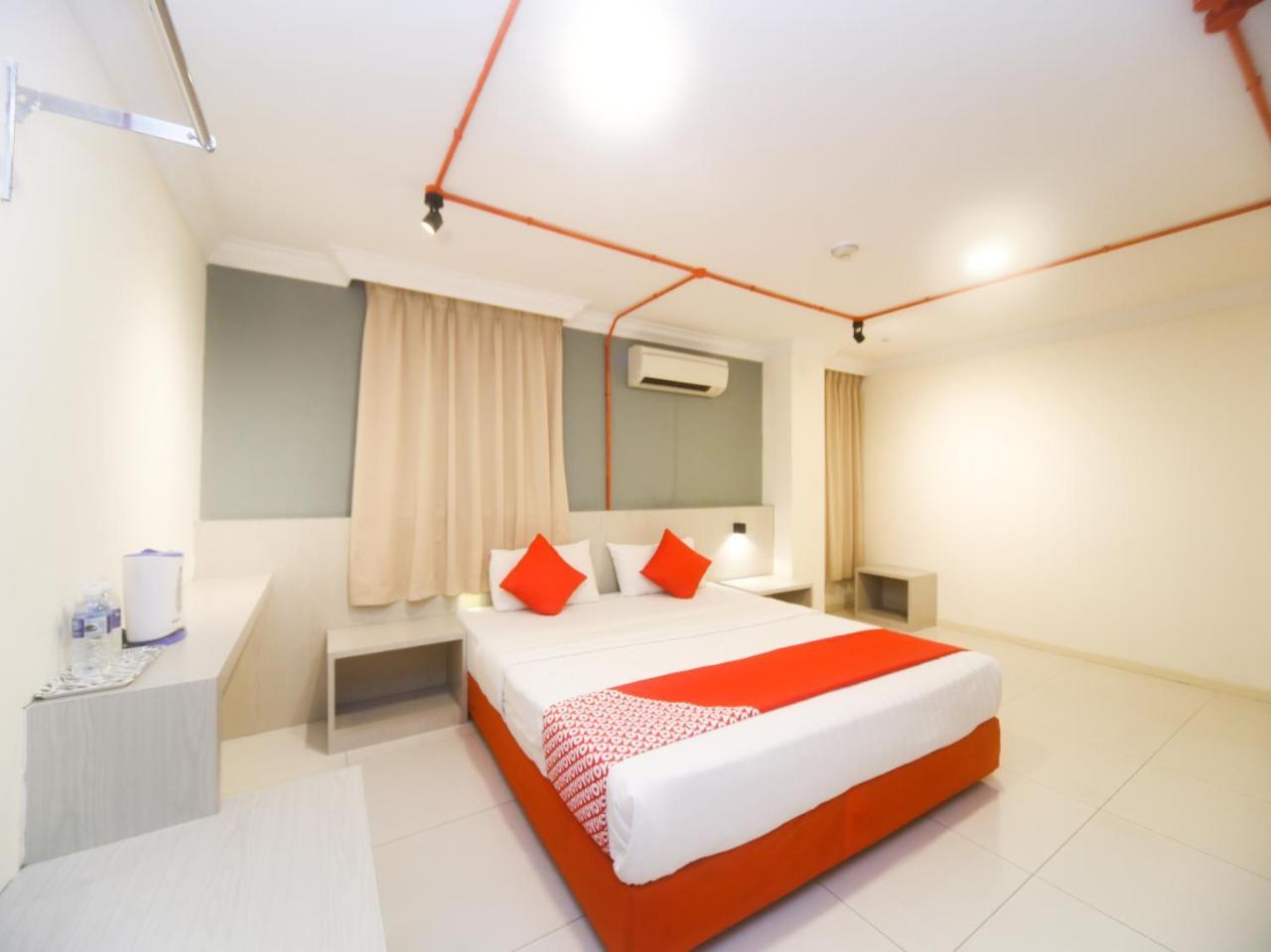 Oyo 727 Hotel Rafflesia Кота-Кинабалу Экстерьер фото