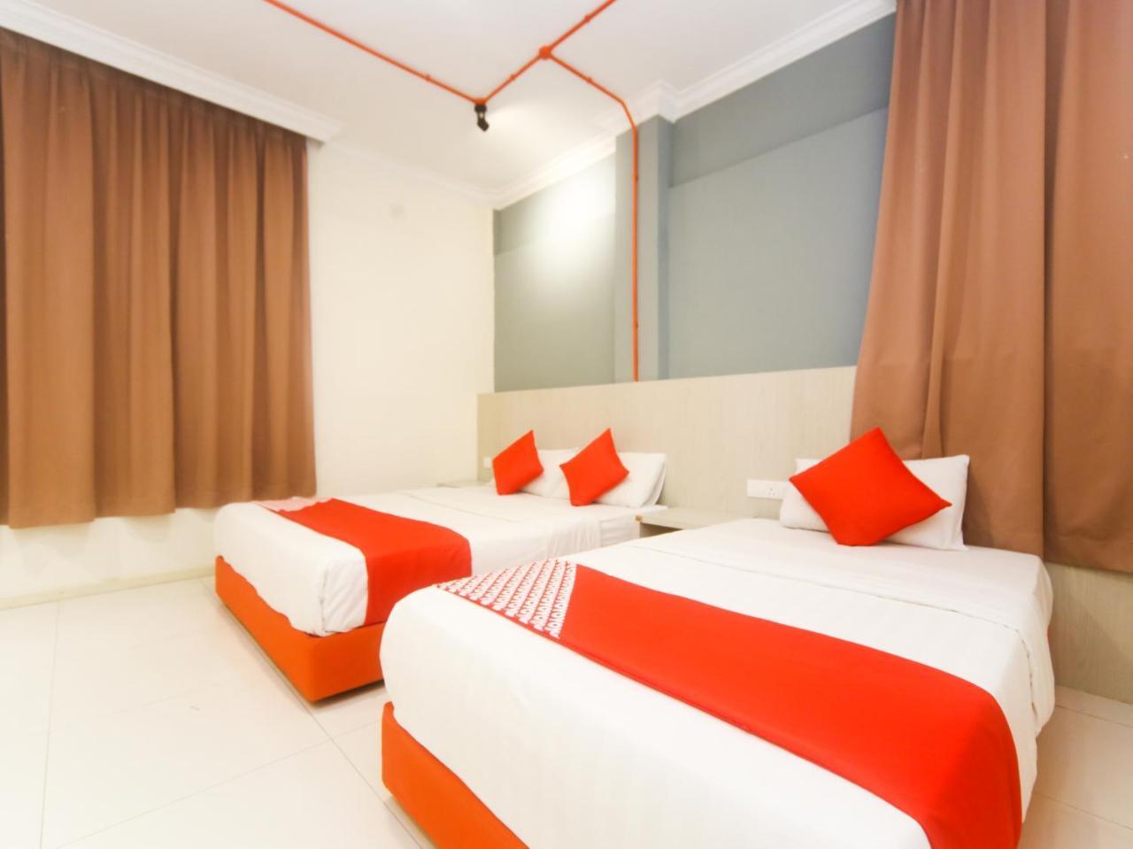 Oyo 727 Hotel Rafflesia Кота-Кинабалу Экстерьер фото