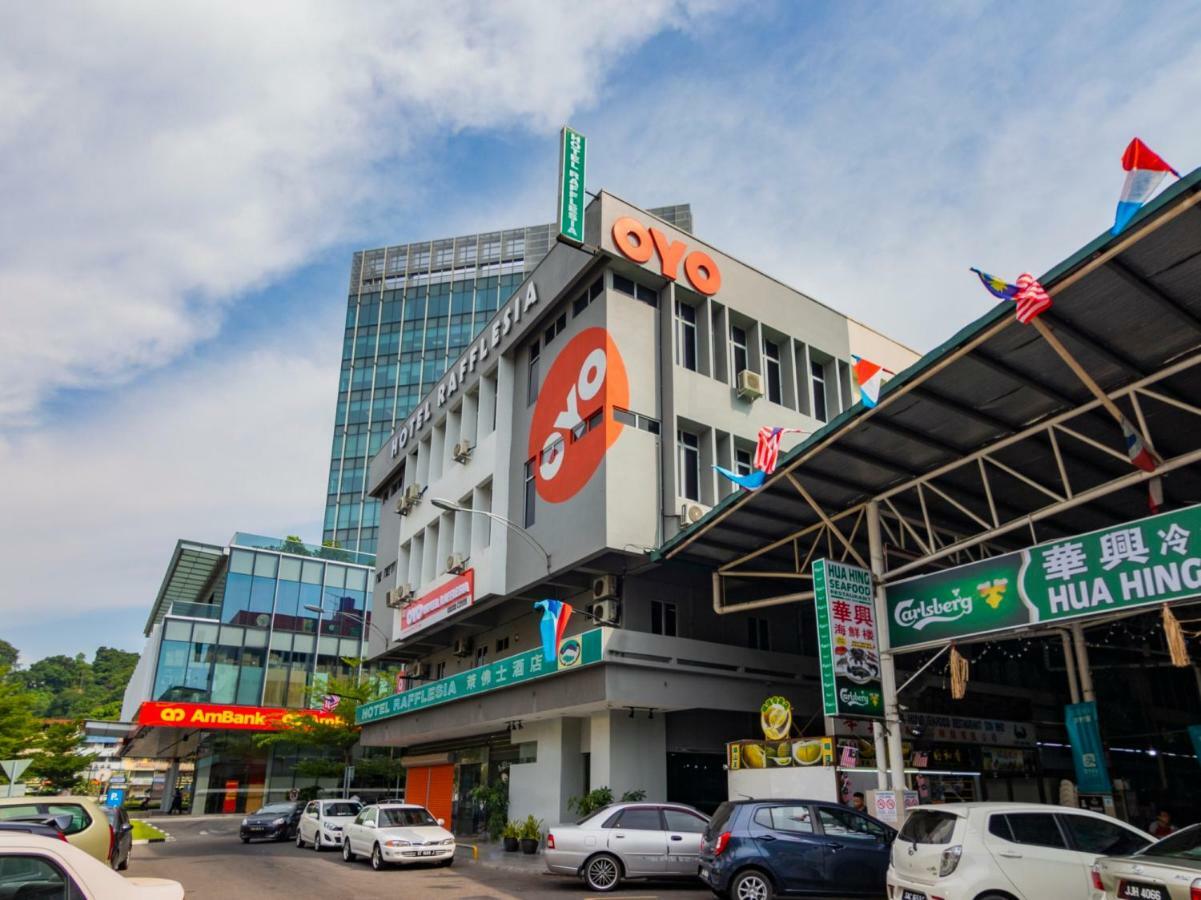 Oyo 727 Hotel Rafflesia Кота-Кинабалу Экстерьер фото