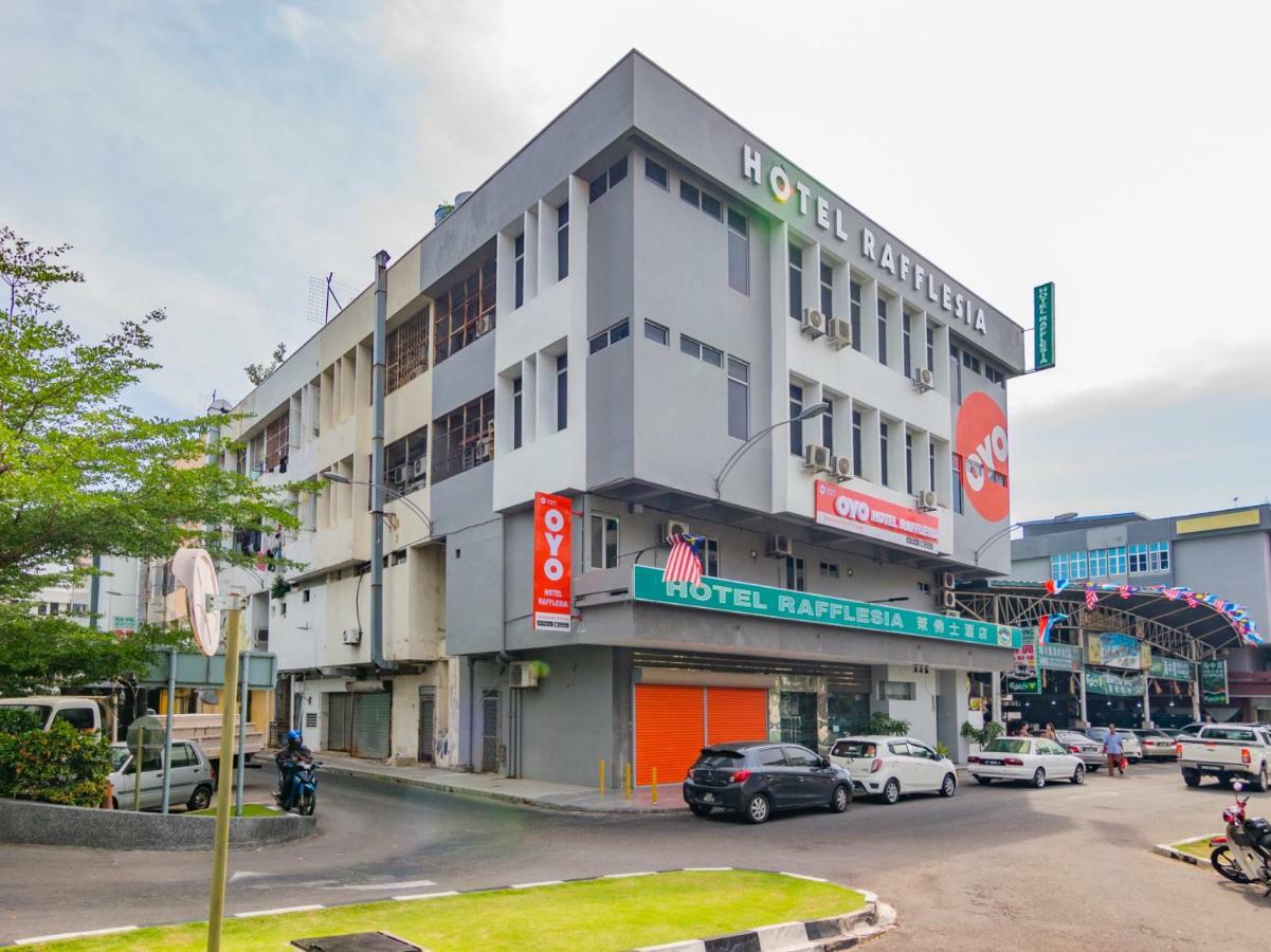 Oyo 727 Hotel Rafflesia Кота-Кинабалу Экстерьер фото