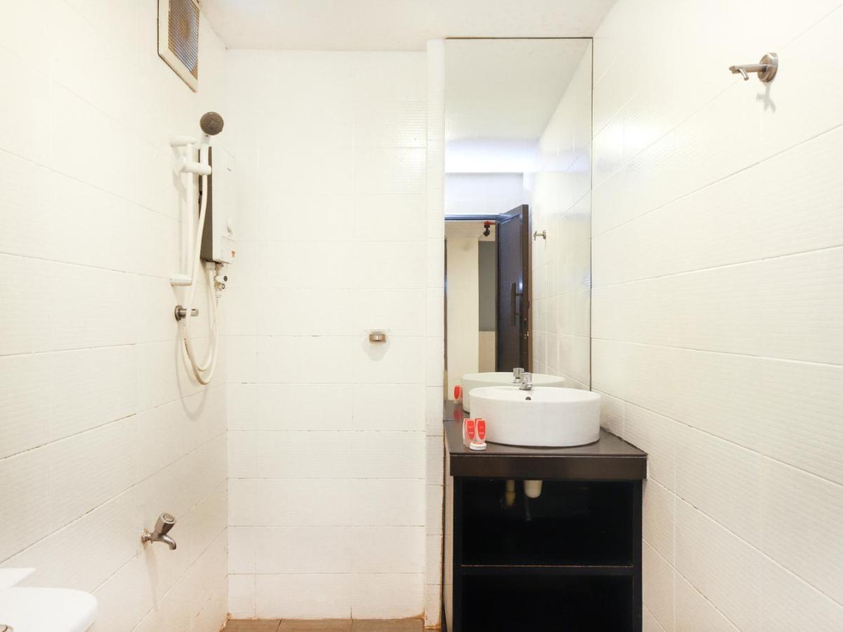 Oyo 727 Hotel Rafflesia Кота-Кинабалу Экстерьер фото