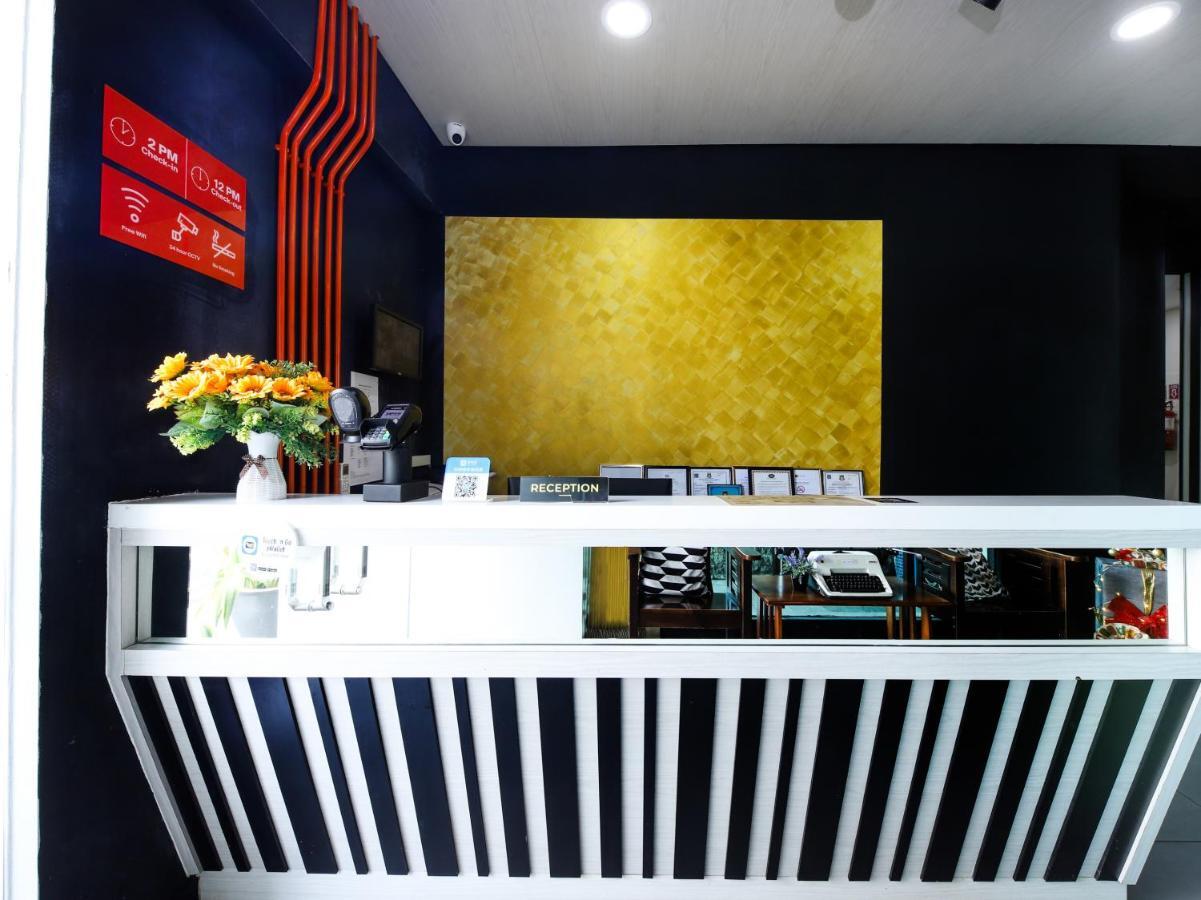 Oyo 727 Hotel Rafflesia Кота-Кинабалу Экстерьер фото