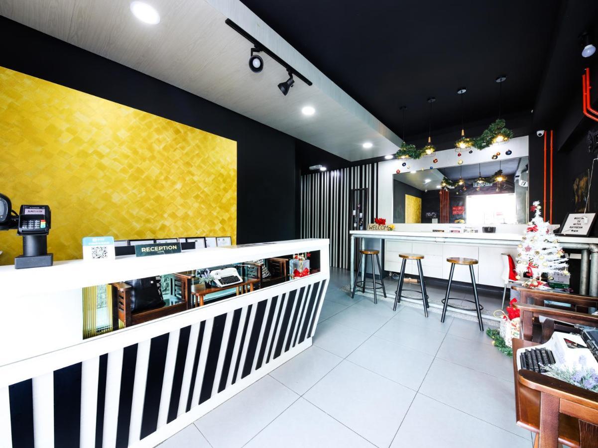 Oyo 727 Hotel Rafflesia Кота-Кинабалу Экстерьер фото